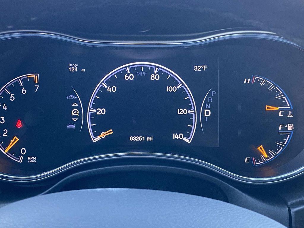 used 2021 Jeep Grand Cherokee car, priced at $21,490