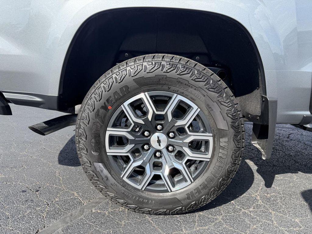 new 2026 Chevrolet Colorado car, priced at $47,303