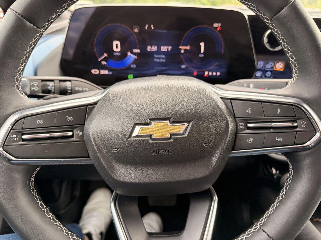used 2025 Chevrolet Equinox EV car, priced at $25,898