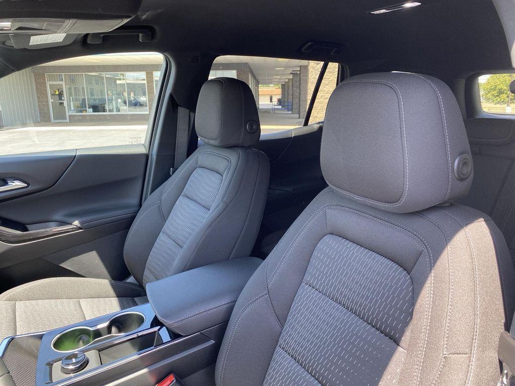 new 2026 Chevrolet Equinox car, priced at $32,138