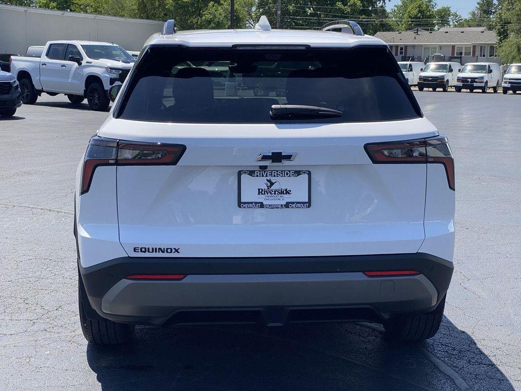 new 2026 Chevrolet Equinox car, priced at $32,138