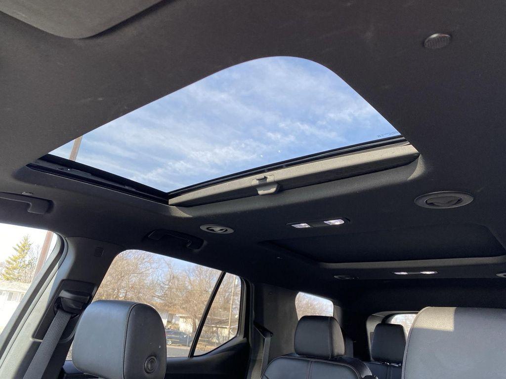 used 2023 Chevrolet Traverse car, priced at $33,599