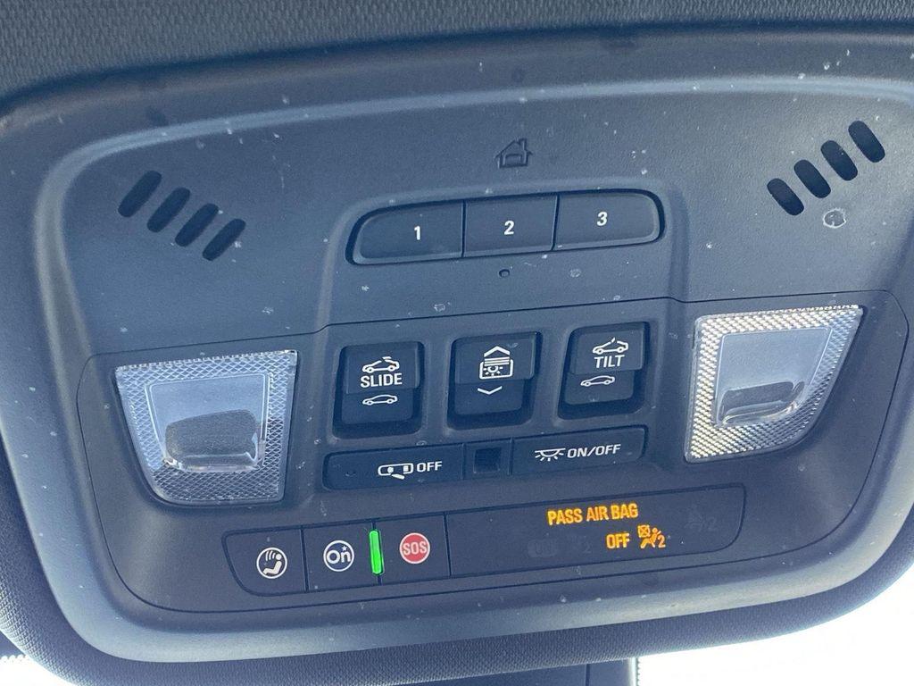 used 2023 Chevrolet Traverse car, priced at $33,599