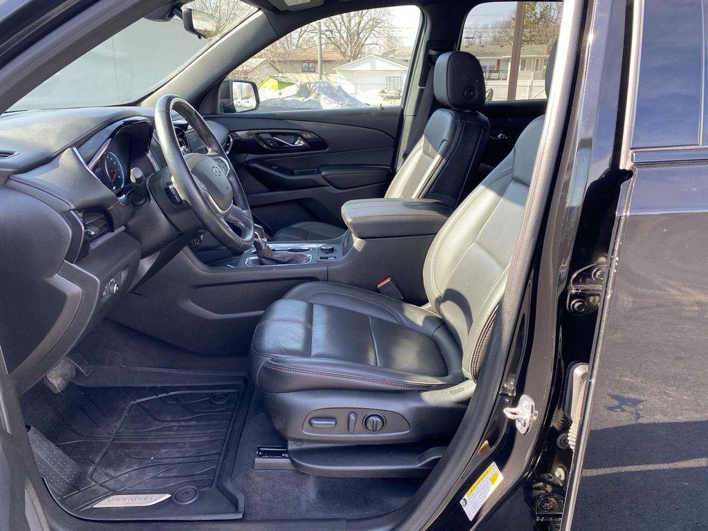 used 2023 Chevrolet Traverse car, priced at $33,599