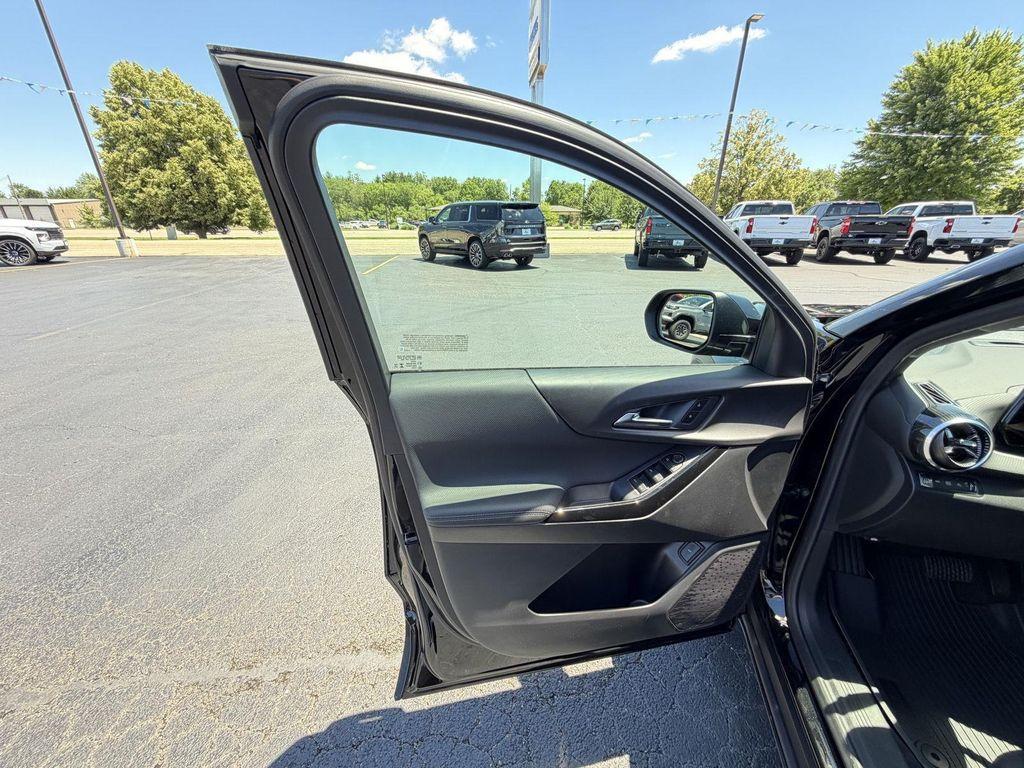 new 2026 Chevrolet Equinox car, priced at $33,762