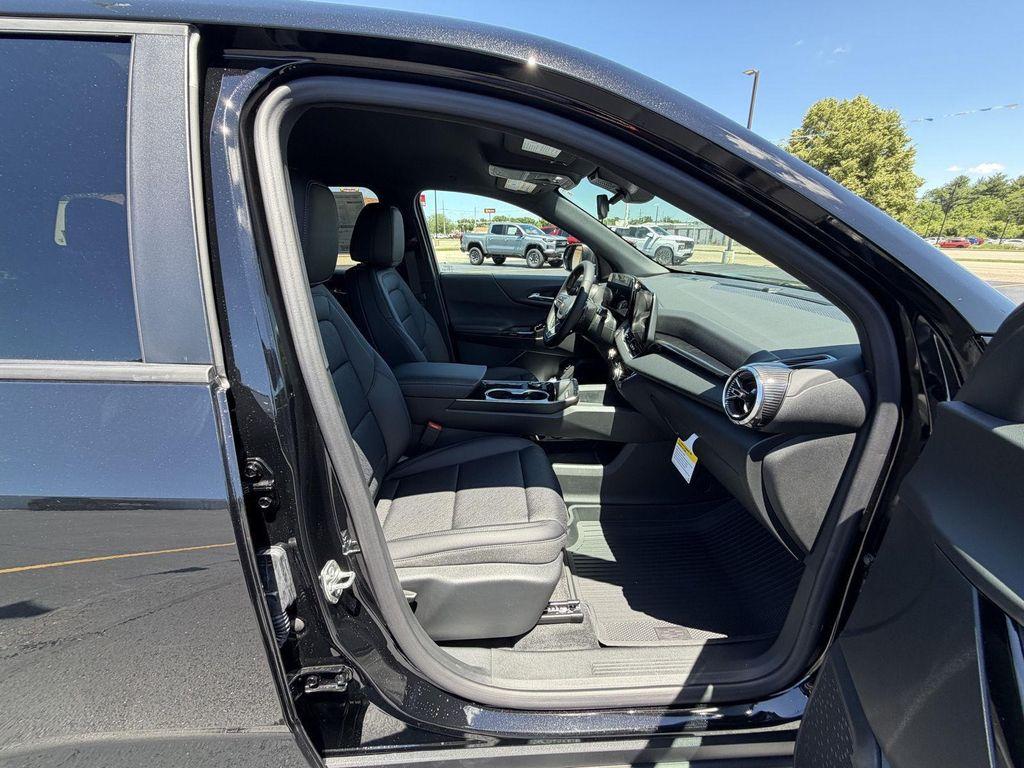 new 2026 Chevrolet Equinox car, priced at $33,762