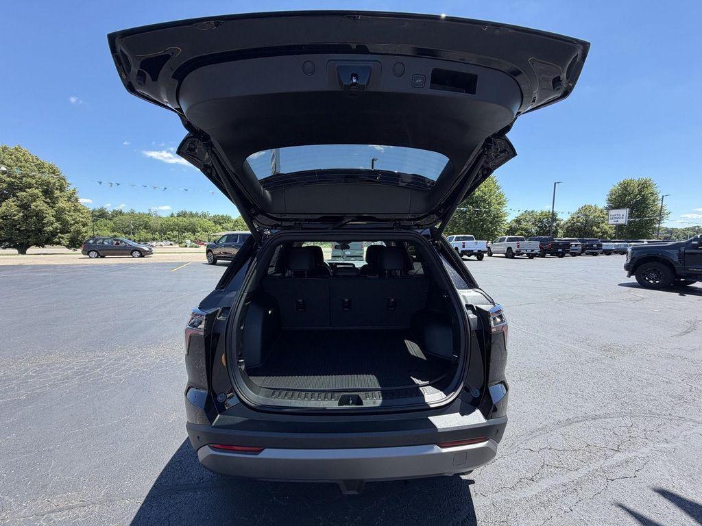 new 2026 Chevrolet Equinox car, priced at $33,762