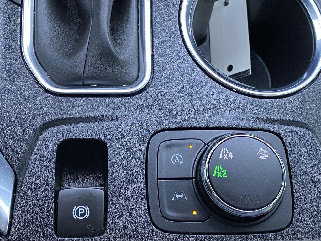 used 2023 Chevrolet Traverse car, priced at $30,359