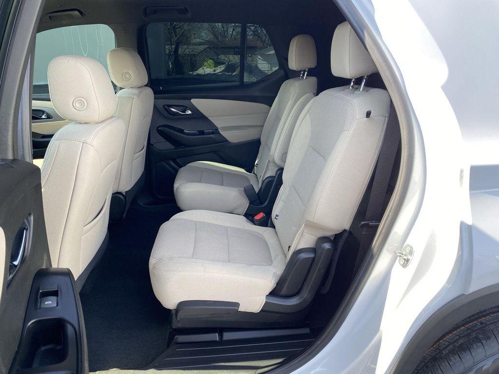used 2023 Chevrolet Traverse car, priced at $30,359