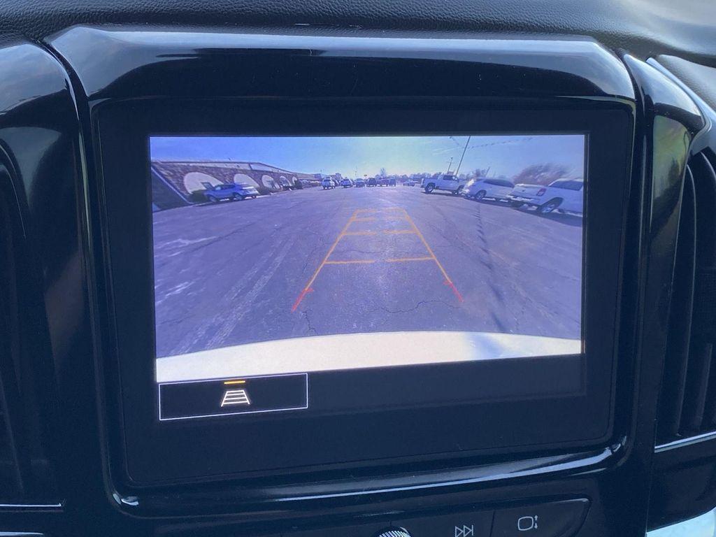 used 2023 Chevrolet Traverse car, priced at $30,359