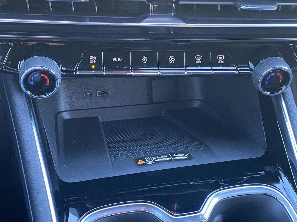 new 2026 Chevrolet Traverse car, priced at $57,400