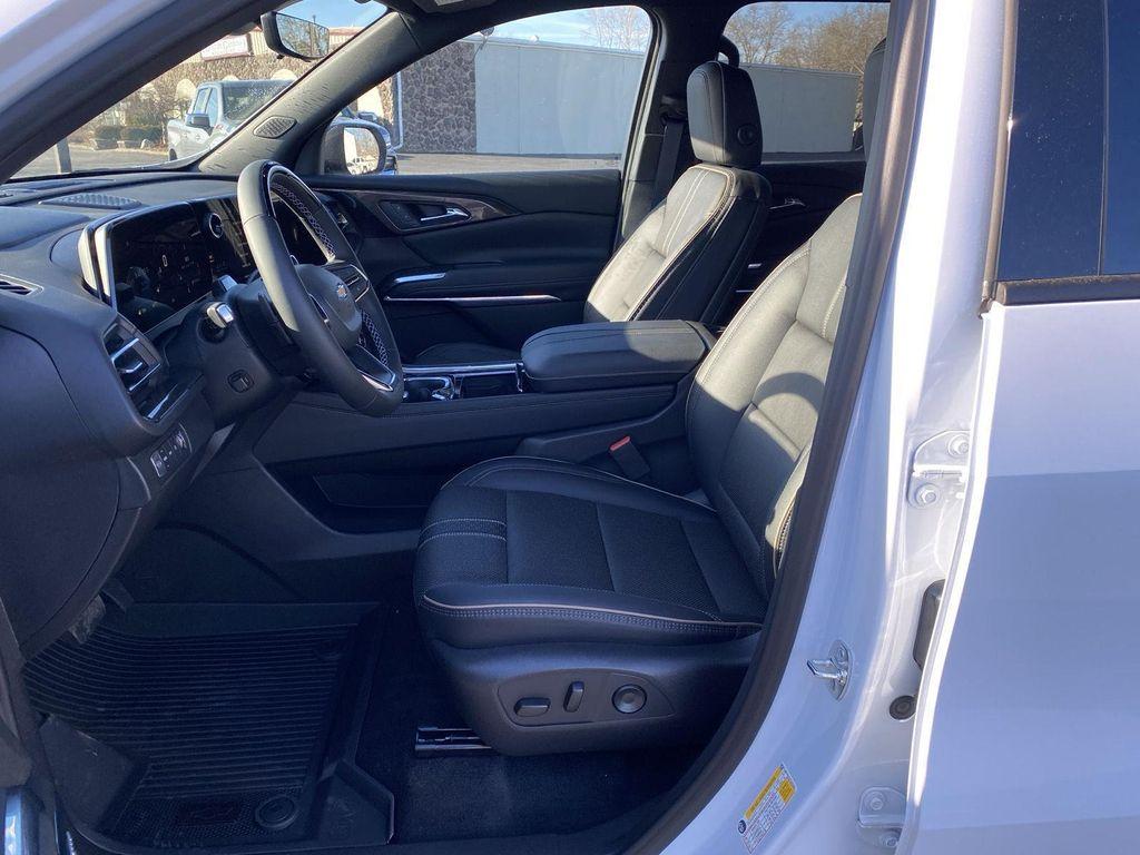 new 2026 Chevrolet Traverse car, priced at $57,400