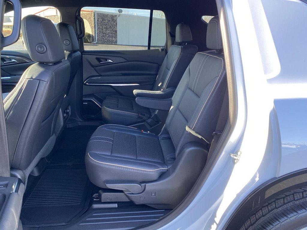 new 2026 Chevrolet Traverse car, priced at $57,400