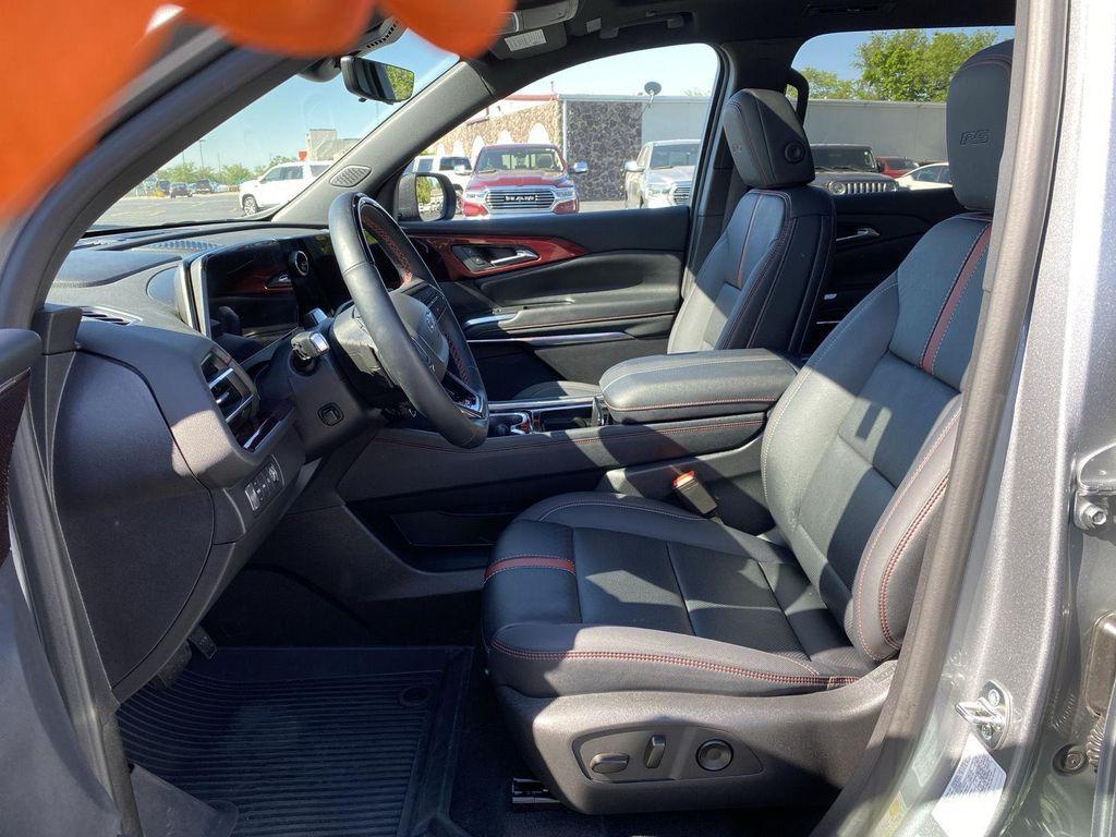 used 2026 Chevrolet Traverse car, priced at $52,822