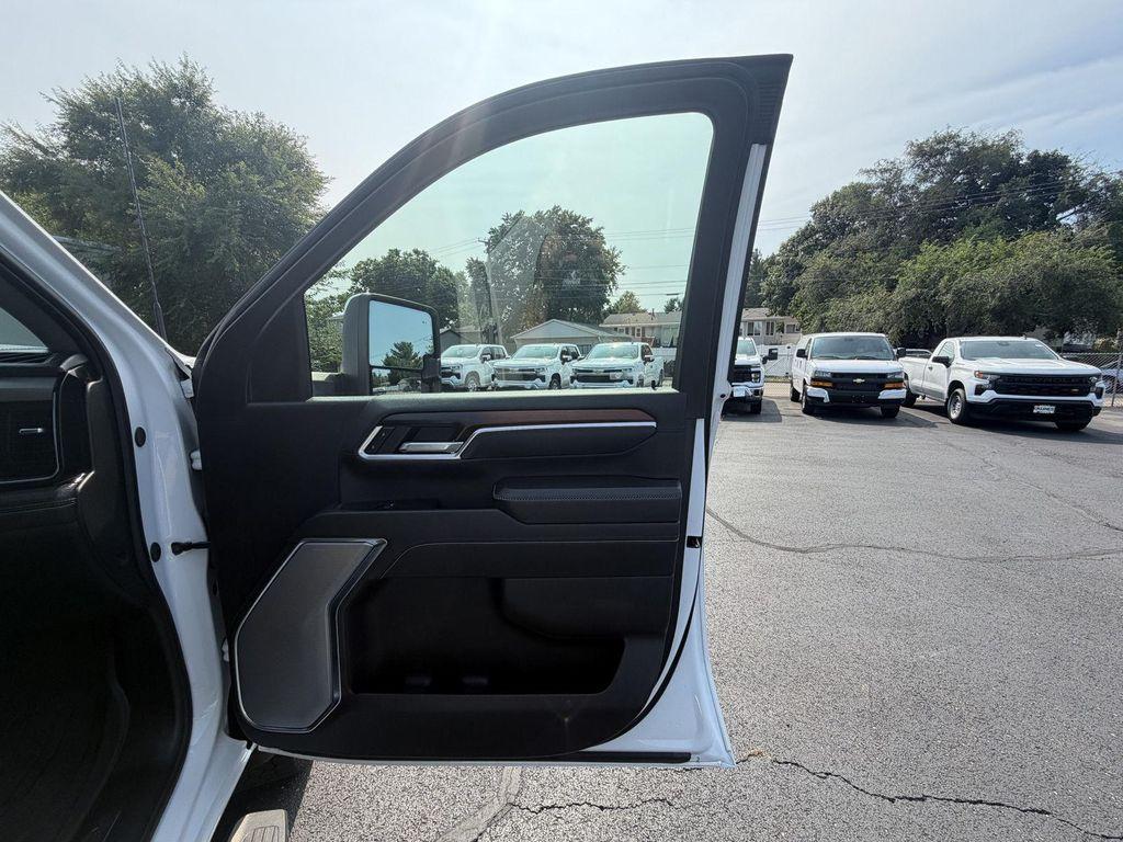 used 2025 GMC Sierra 2500 car, priced at $69,795