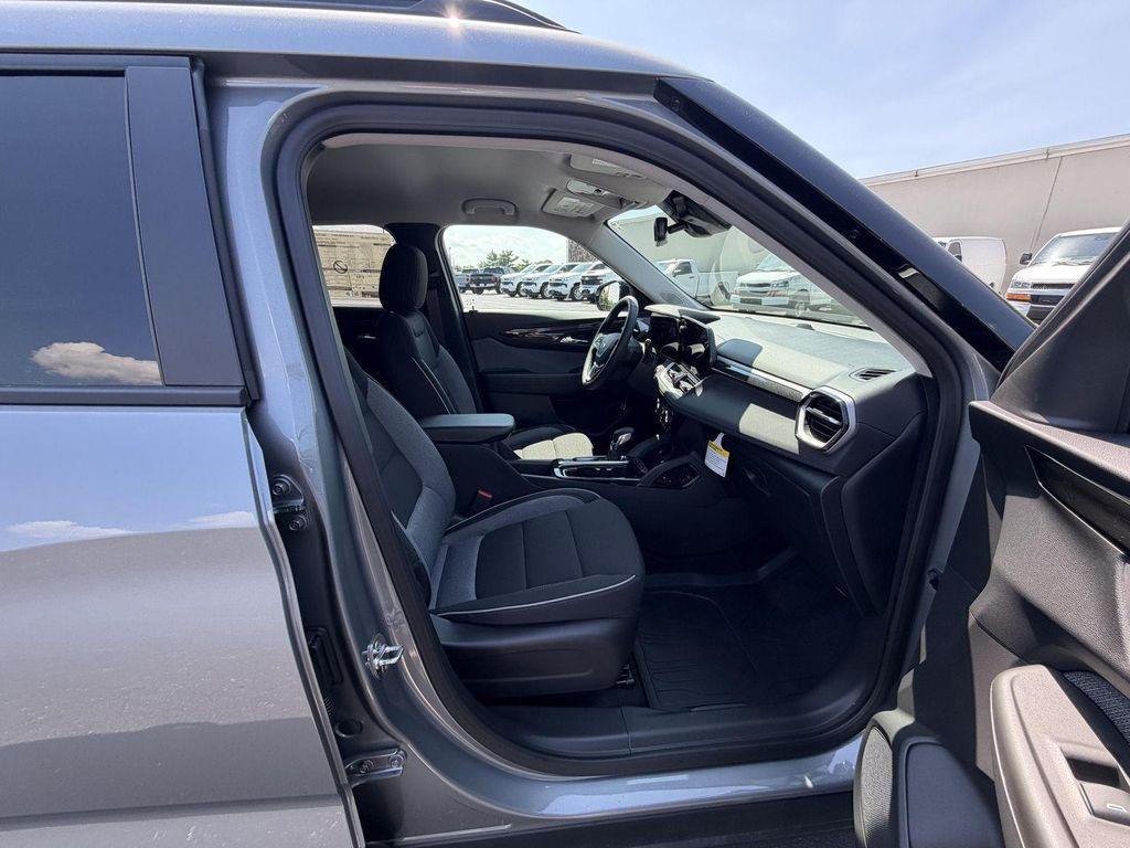 new 2026 Chevrolet TrailBlazer car, priced at $30,593