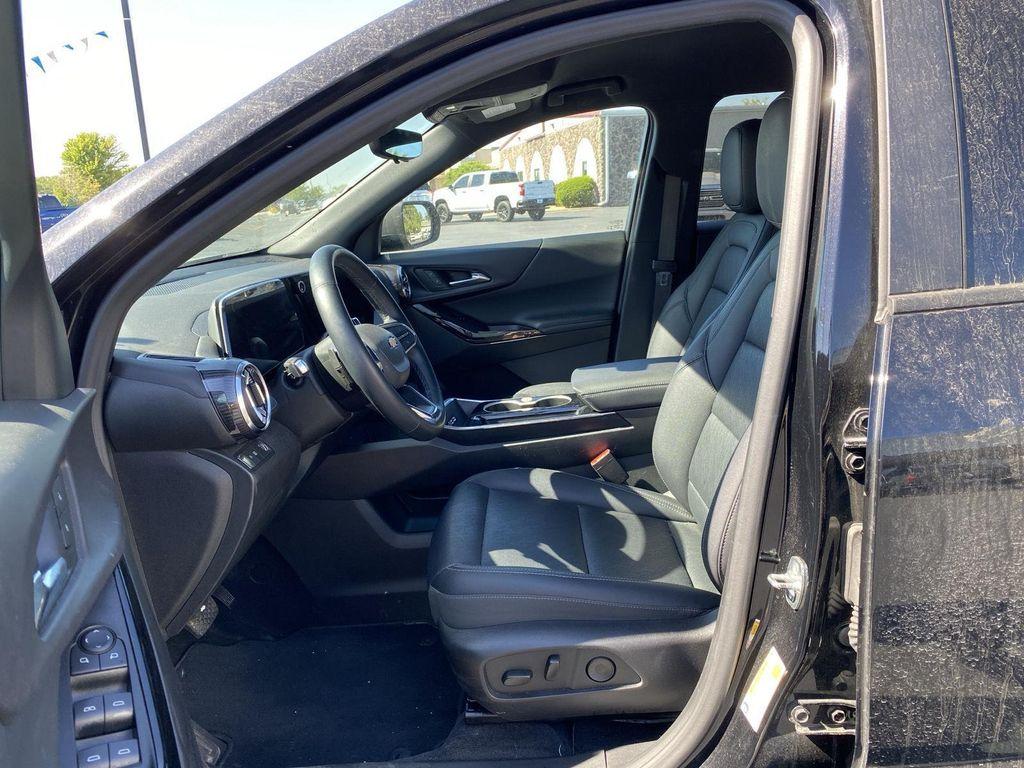 used 2025 Chevrolet Equinox car, priced at $25,990
