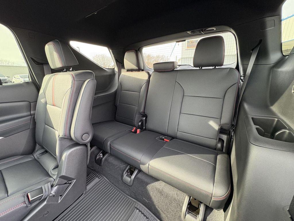 new 2026 Chevrolet Traverse car, priced at $55,214