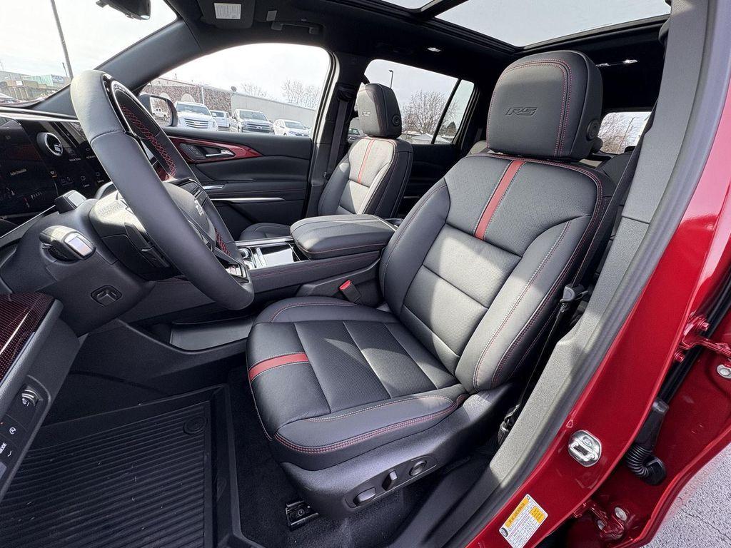 new 2026 Chevrolet Traverse car, priced at $55,214