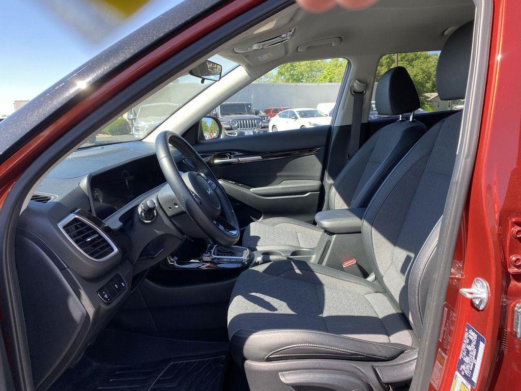used 2024 Kia Seltos car, priced at $23,251