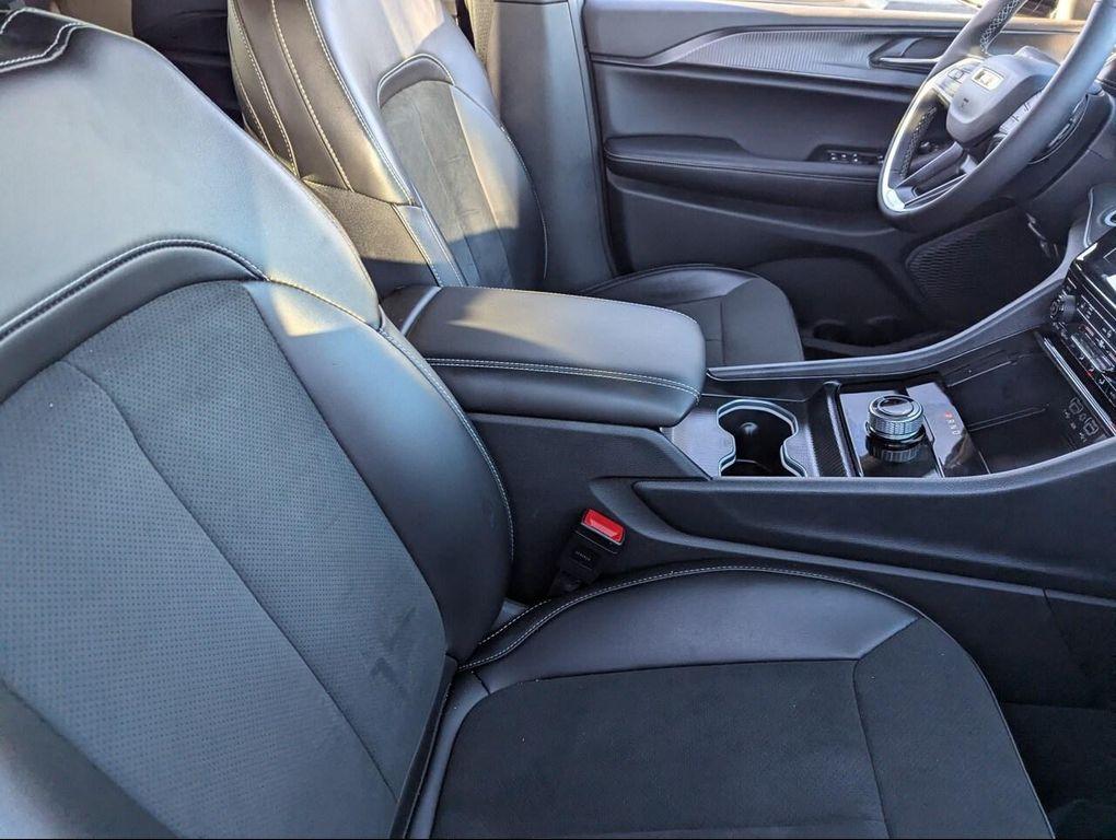 used 2025 Jeep Grand Cherokee car, priced at $34,855