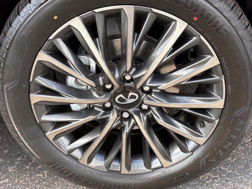 new 2027 INFINITI QX80 car, priced at $117,559
