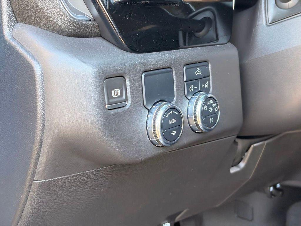 used 2023 GMC Sierra 1500 car, priced at $35,988