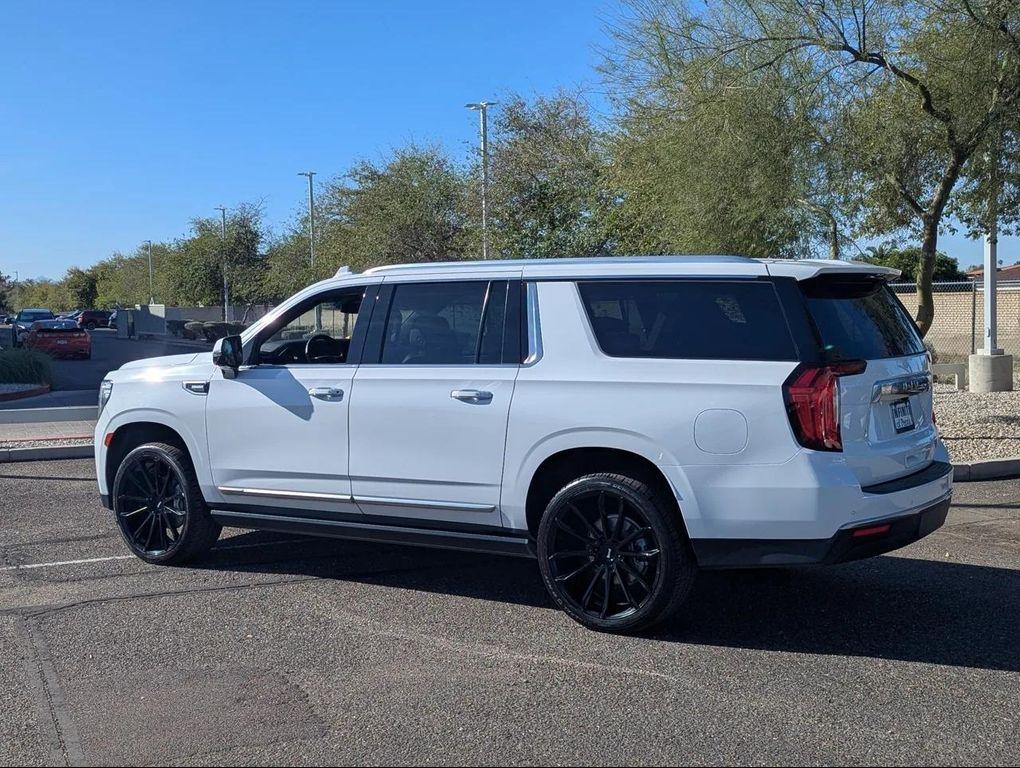 used 2023 GMC Yukon XL car, priced at $45,988