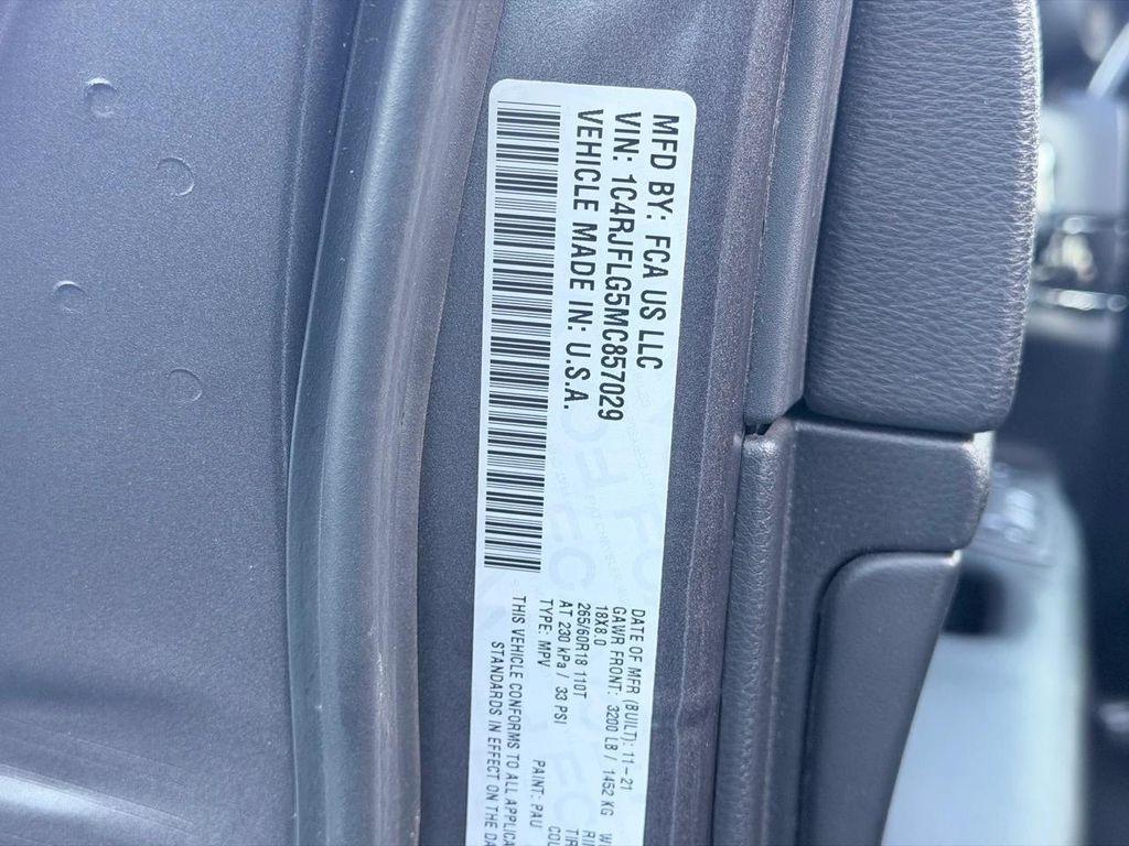 used 2021 Jeep Grand Cherokee car, priced at $28,988