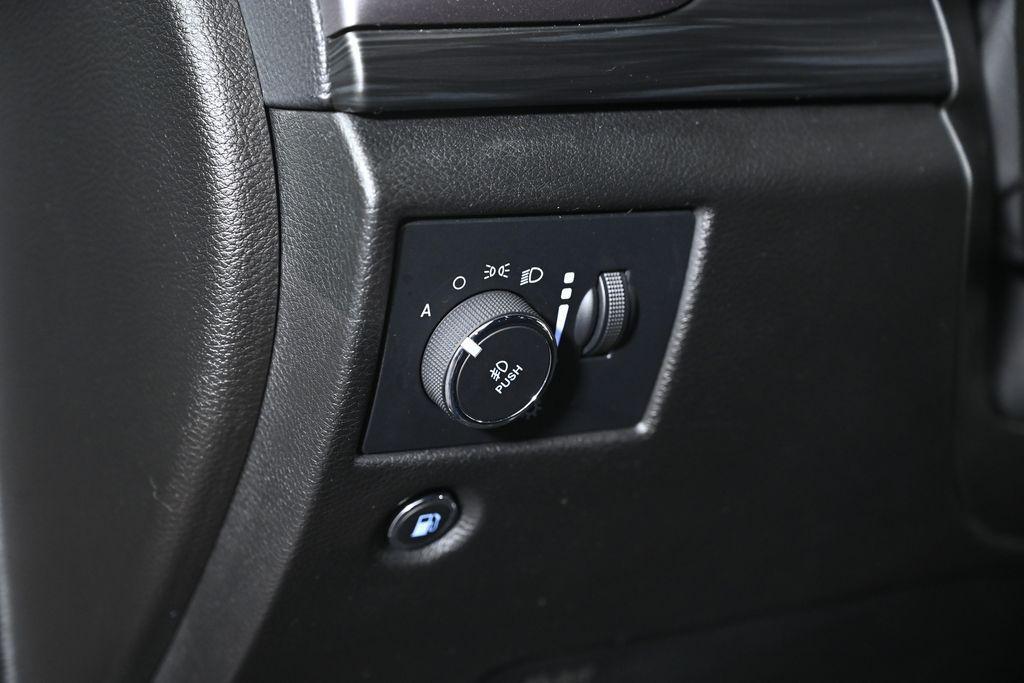 used 2021 Jeep Grand Cherokee car, priced at $21,890