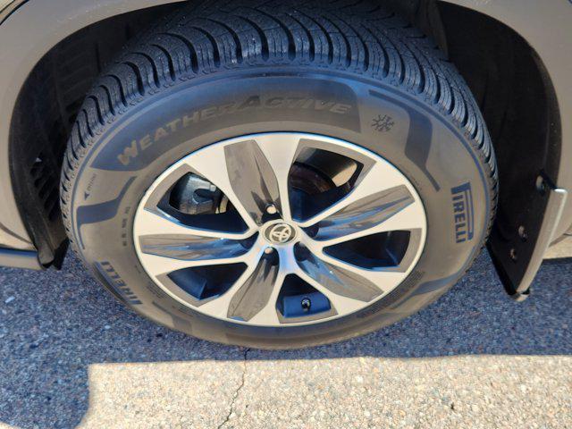 used 2021 Toyota Highlander car, priced at $27,877