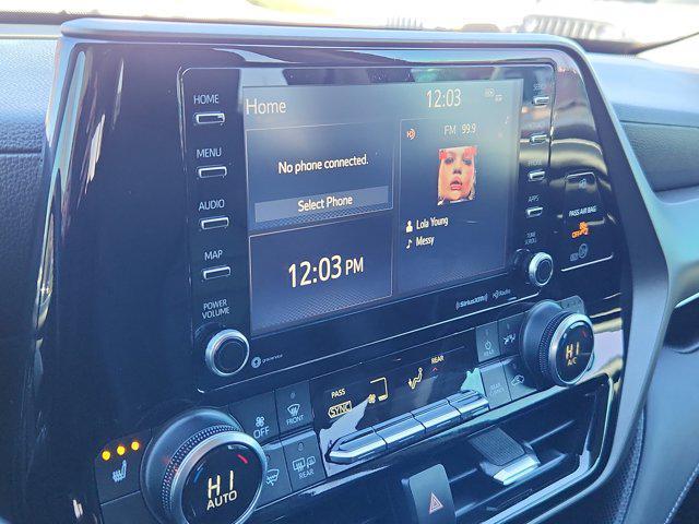 used 2021 Toyota Highlander car, priced at $27,877