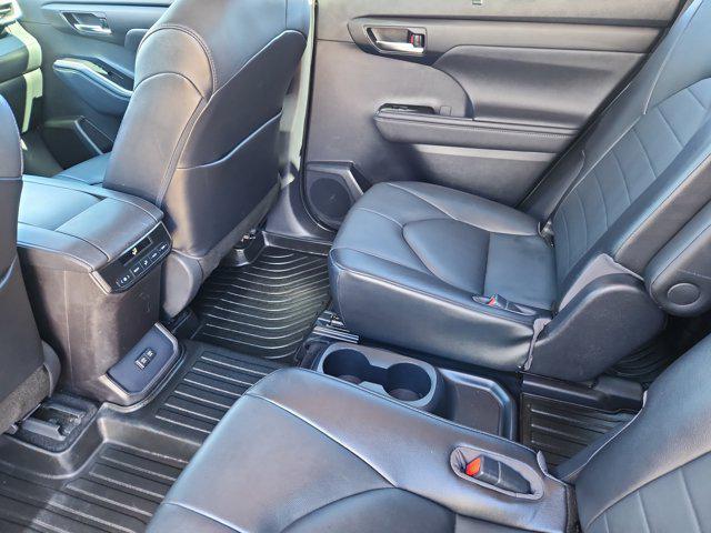 used 2021 Toyota Highlander car, priced at $27,877