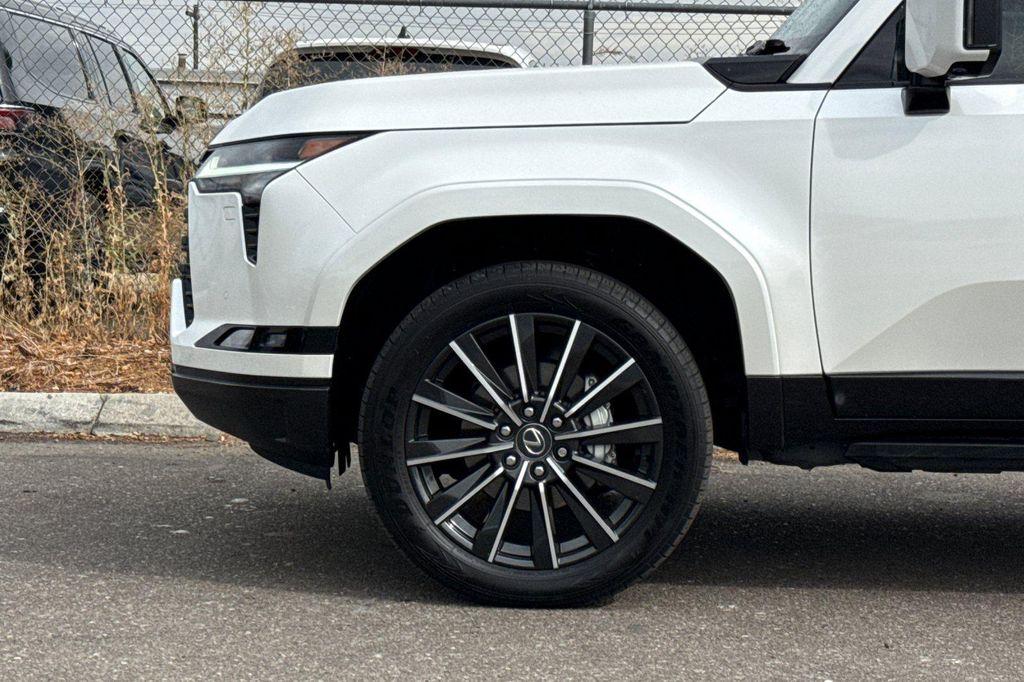 Lexus GX view 27
