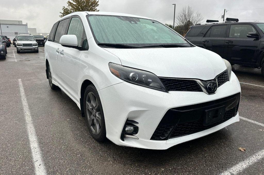 2020 Super White Toyota Sienna