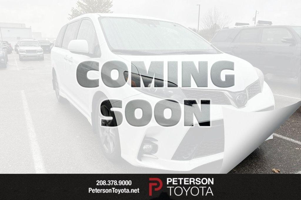2020 Super White Toyota Sienna