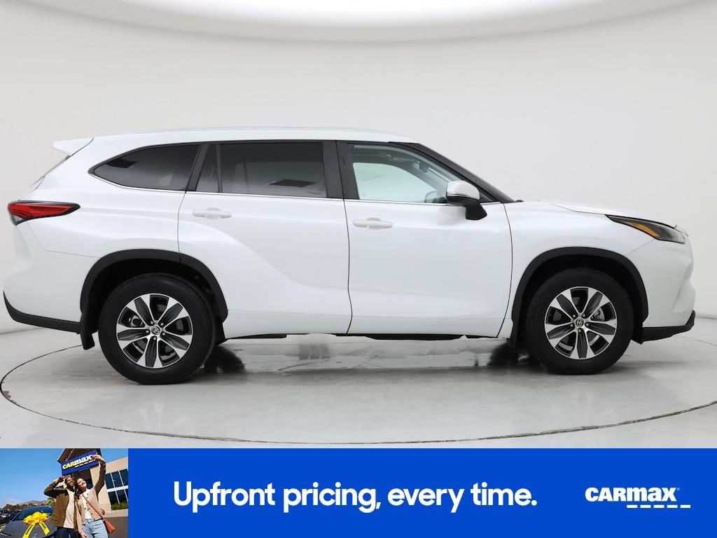 used 2023 Toyota Highlander car, priced at $41,998