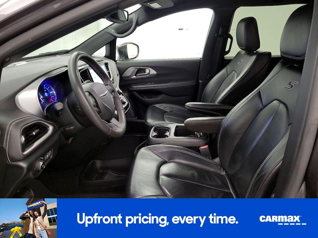 used 2022 Chrysler Pacifica Hybrid car, priced at $25,998