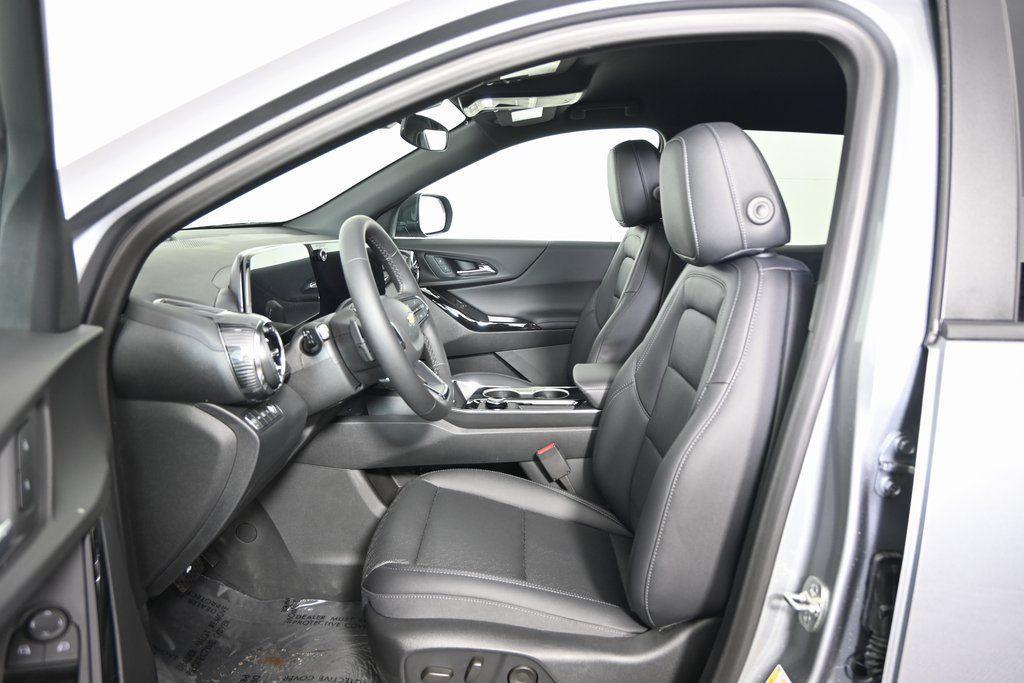 new 2026 Chevrolet Equinox car, priced at $29,645