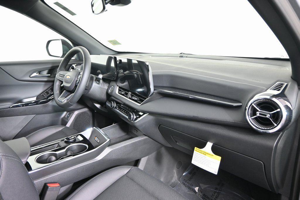 new 2026 Chevrolet Equinox car, priced at $29,645