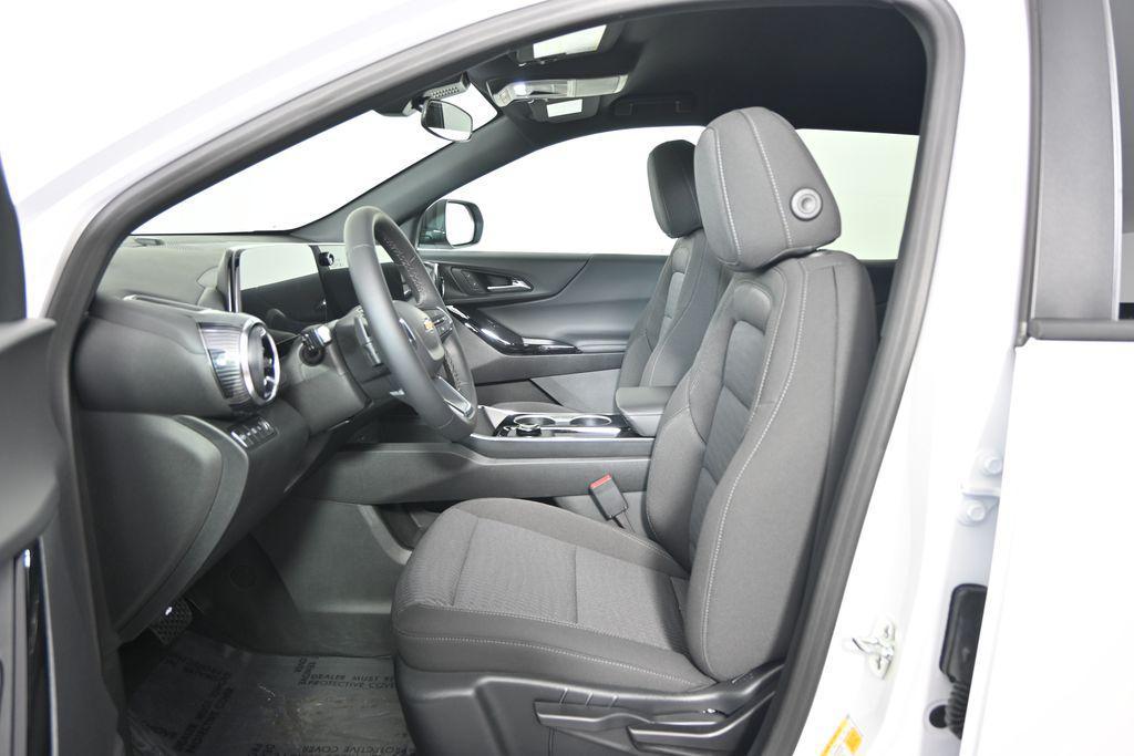 new 2026 Chevrolet Equinox car, priced at $29,895