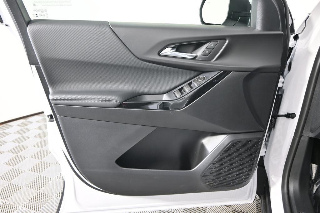 new 2026 Chevrolet Equinox car, priced at $29,895