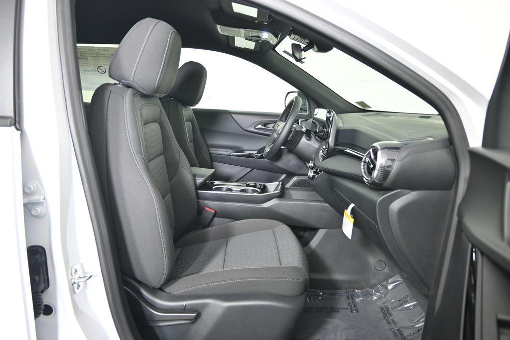 new 2026 Chevrolet Equinox car, priced at $29,895