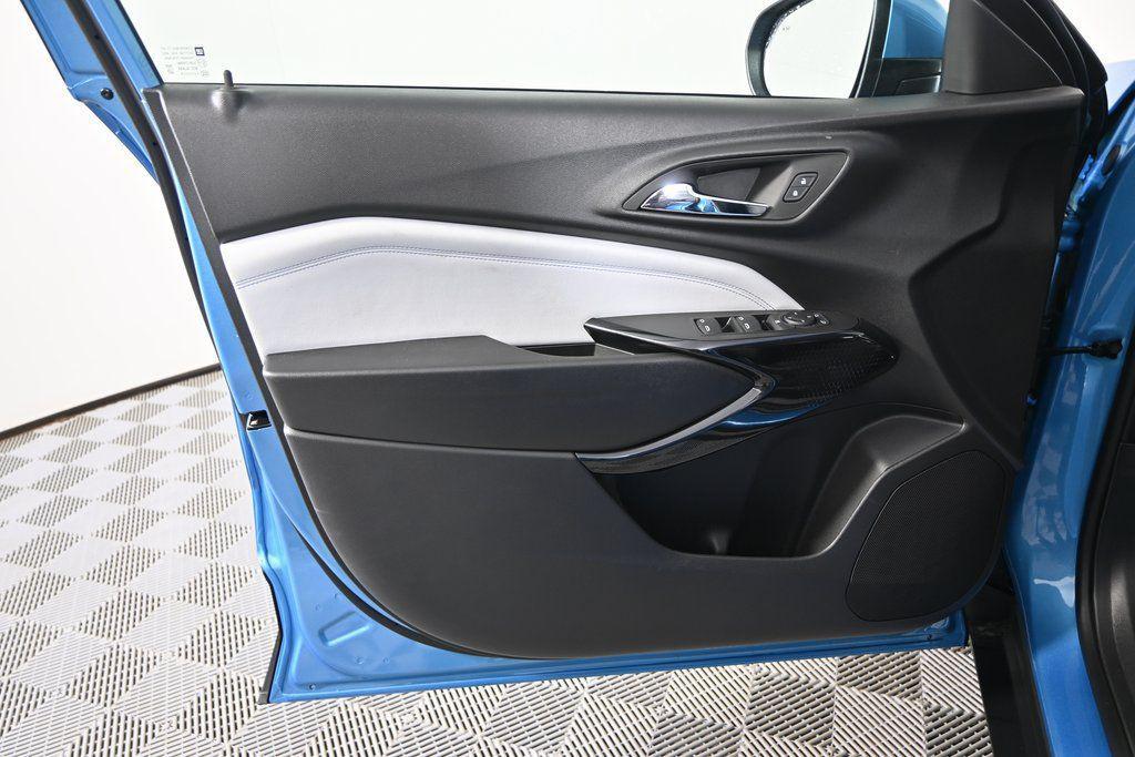 new 2026 Chevrolet Trax car, priced at $25,545