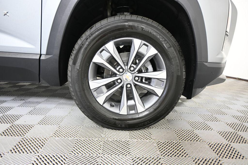 new 2026 Chevrolet Equinox car, priced at $32,195