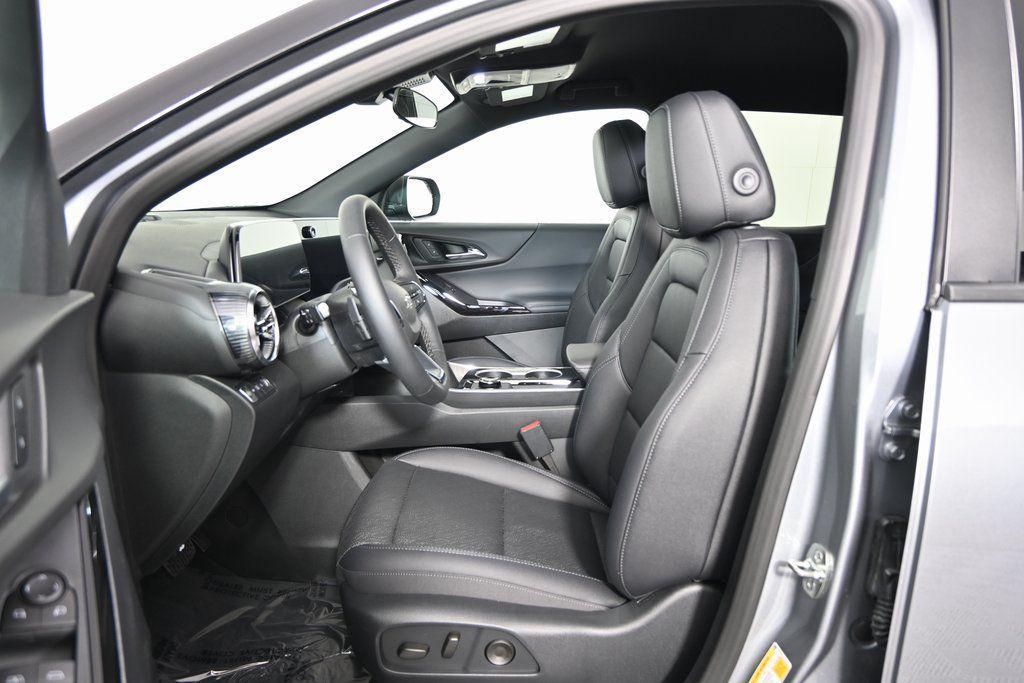 new 2026 Chevrolet Equinox car, priced at $33,750