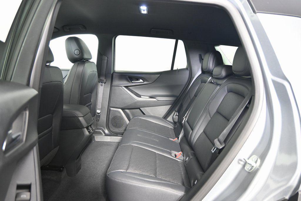 new 2026 Chevrolet Equinox car, priced at $33,750