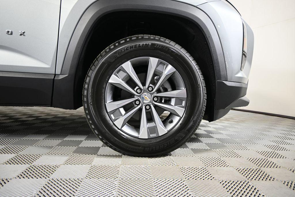 new 2026 Chevrolet Equinox car, priced at $29,895