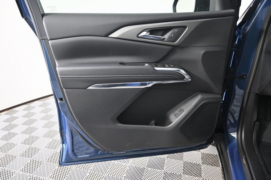 new 2026 Chevrolet Traverse car, priced at $45,712