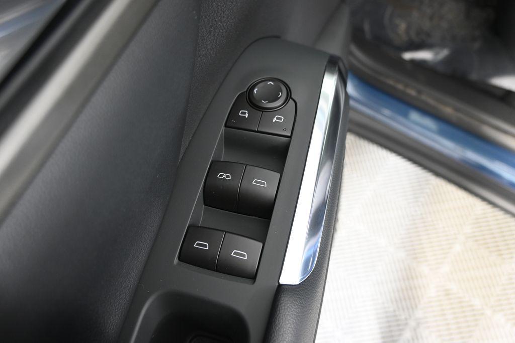 new 2026 Chevrolet Traverse car, priced at $46,305